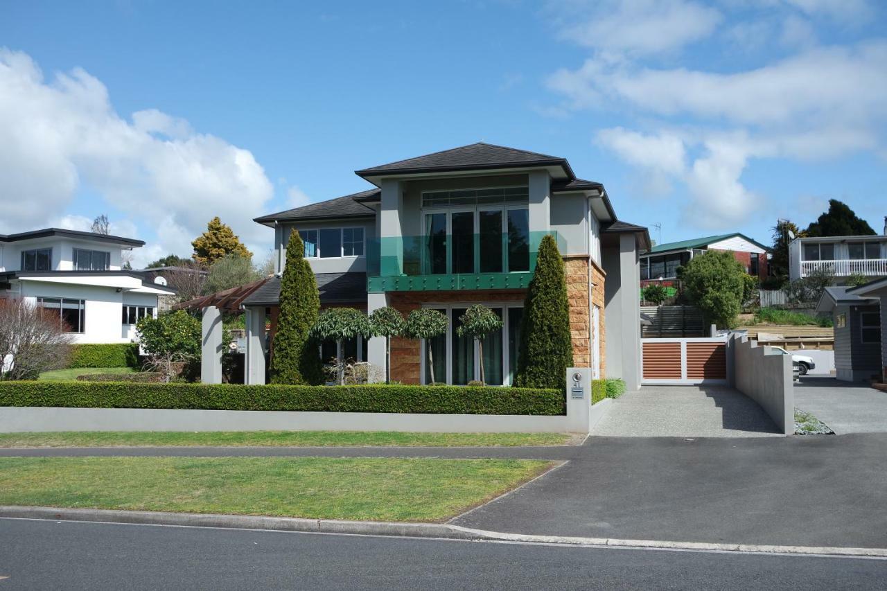 St Andrews House Hotel Hamilton Exterior photo